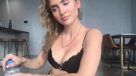 naomirhoades online show from February 2025 06:57:01 AM