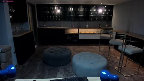 Naomi online show from November 2025 11:57:02 AM