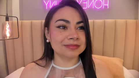 Snapshot of naomymonroe_ chatting on May 2026 10:33:02 AM Naomy online show from May 2026 10:33:02 AM