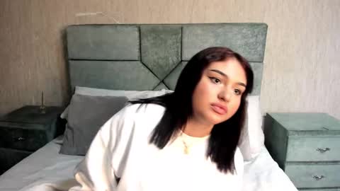 Naomy online show from February 2026 08:38:02 PM