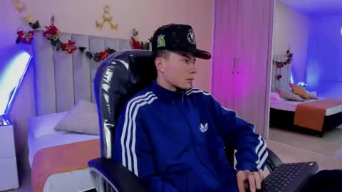 Nascary Fox online show from December 2025 07:21:01 PM