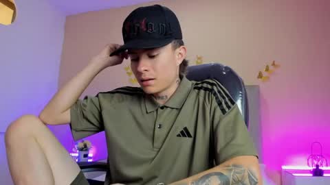 Snapshot of nascary_fox chatting on May 2026 02:22:01 PM Nascary Fox online show from May 2026 02:22:01 PM