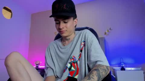 Snapshot of nascary_fox chatting on May 2026 02:45:01 PM Nascary Fox online show from May 2026 02:45:01 PM