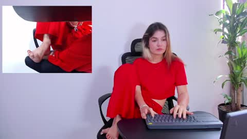 Nashly Fontana online show from June 2026 02:23:01 PM