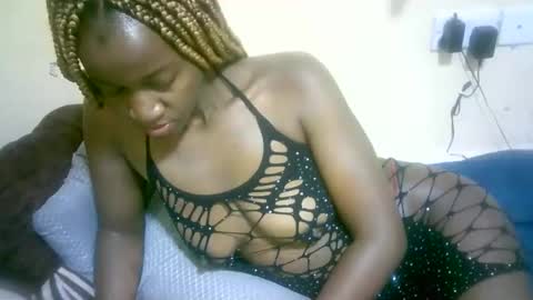 Marie online show from September 2025 03:50:02 AM