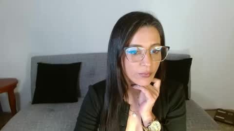 nathalia online show from February 2025 04:33:01 AM