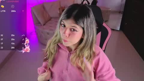 Snapshot of nataasha___ chatting on April 2026 03:33:02 AM NATASHA online show from April 2026 03:33:02 AM