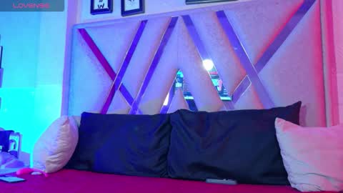 Natacha black online show from November 2025 10:32:02 PM