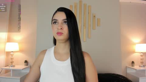 Natacha Diaz online show from November 2025 11:31:02 AM