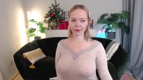 Snapshot of natalee_love chatting on December 2025 10:28:01 PM natalee_love online show from December 2025 10:28:01 PM