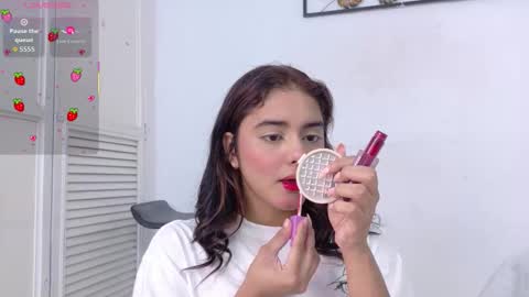 Naty  online show from December 2025 12:10:01 PM