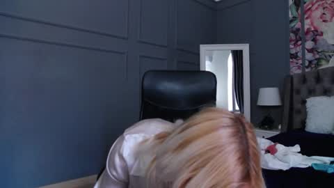 Natalie online show from January 2025 12:04:02 PM