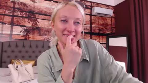 Natalie online show from September 2025 10:48:02 AM