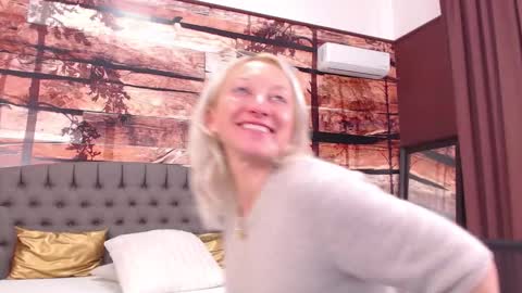 Natalie online show from October 2025 11:32:02 AM