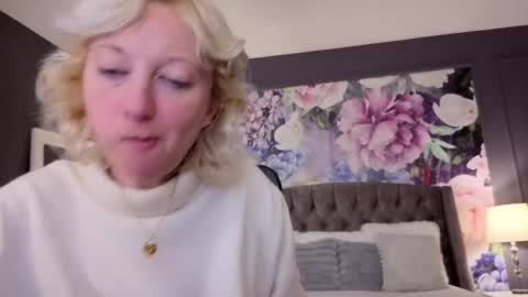 Snapshot of natalie_bitton chatting on May 2026 07:15:02 AM Natalie online show from May 2026 07:15:02 AM