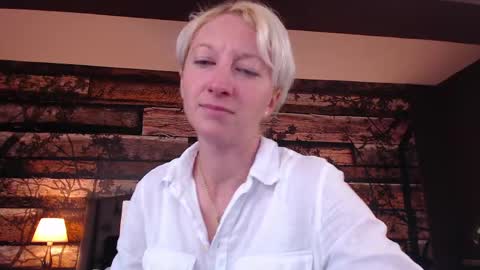 Snapshot of natalie_bitton chatting on May 2026 08:42:02 AM Natalie online show from May 2026 08:42:02 AM