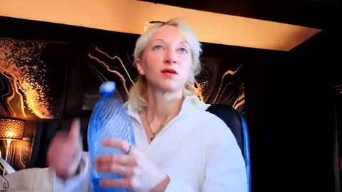 Snapshot of natalie_bitton chatting on May 2026 05:02:02 AM Natalie online show from May 2026 05:02:02 AM