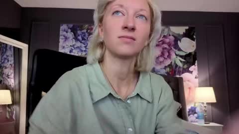 Snapshot of natalie_bitton chatting on May 2026 07:59:02 AM Natalie online show from May 2026 07:59:02 AM
