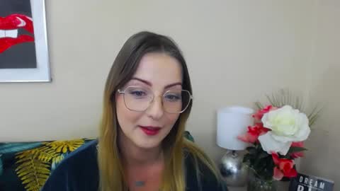 Snapshot of natalie_live chatting on February 2025 11:31:01 AM NatalieSexy online show from February 2025 11:31:01 AM