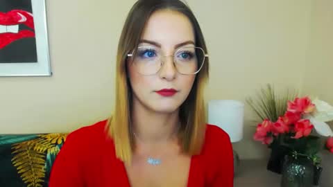 Snapshot of natalie_live chatting on February 2025 07:13:01 AM NatalieSexy online show from February 2025 07:13:01 AM