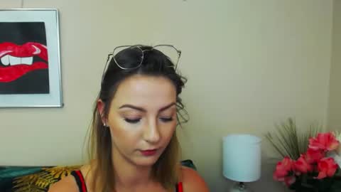Snapshot of natalie_live chatting on February 2025 07:38:02 AM NatalieSexy online show from February 2025 07:38:02 AM