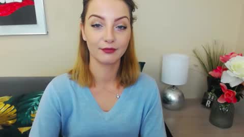Snapshot of natalie_live chatting on February 2025 07:45:01 AM NatalieSexy online show from February 2025 07:45:01 AM