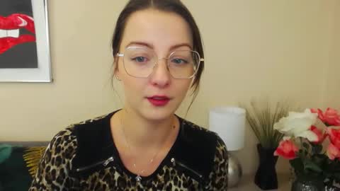 Snapshot of natalie_live chatting on March 2025 07:08:02 AM NatalieSexy online show from March 2025 07:08:02 AM