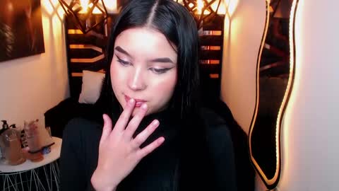 natalie  online show from April 2026 08:15:02 PM