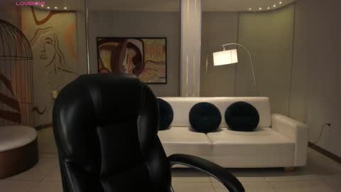 Natalie Lewis online show from February 2026 11:16:01 AM