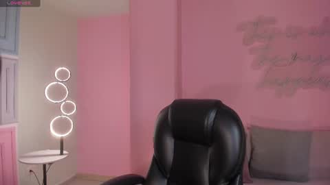 Snapshot of natalielewis_ chatting on June 2026 11:52:01 AM Natalie Lewis online show from June 2026 11:52:01 AM