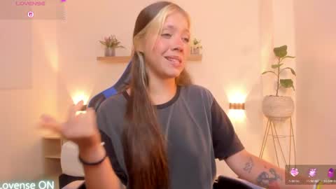 Snapshot of nataly_rodri chatting on May 2026 01:54:02 AM Nataly online show from May 2026 01:54:02 AM