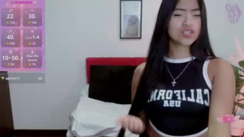 Nataly Escobar online show from November 2025 01:56:02 PM