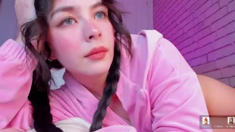 Snapshot of natalyhayes chatting on May 2026 11:30:02 AM Nataly online show from May 2026 11:30:02 AM