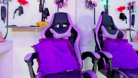 Snapshot of natasha_adams___ chatting on April 2026 11:18:01 PM NATASHA online show from April 2026 11:18:01 PM