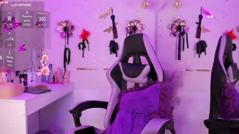 Snapshot of natasha_adams___ chatting on May 2026 09:31:01 PM NATASHA online show from May 2026 09:31:01 PM