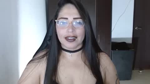 Natasha Smithe  online show from October 2025 09:57:01 PM