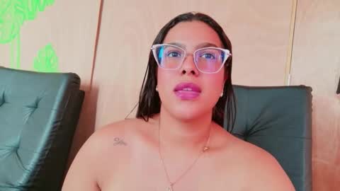 nathalia_correa online show from November 2025 04:31:02 PM