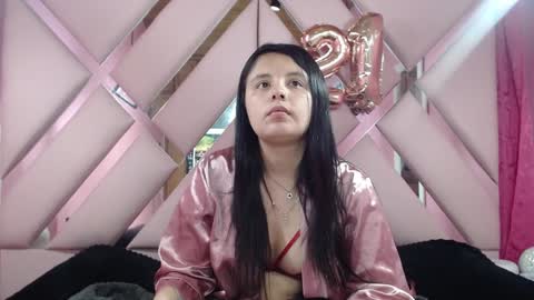 Snapshot of nathaly_low chatting on January 2025 06:03:01 AM nathaly low online show from January 2025 06:03:01 AM