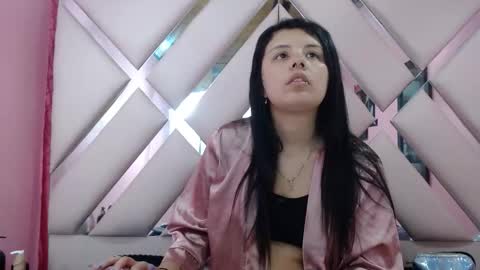 Snapshot of nathaly_low chatting on October 2025 03:01:02 AM nathaly low online show from October 2025 03:01:02 AM