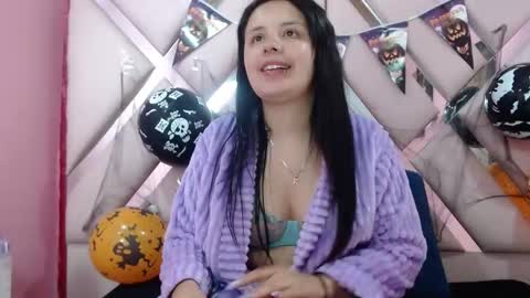 Snapshot of nathaly_low chatting on October 2025 03:10:02 AM nathaly low online show from October 2025 03:10:02 AM