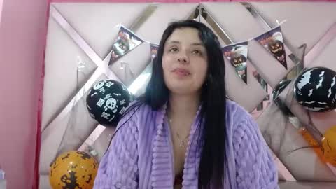 Snapshot of nathaly_low chatting on October 2025 03:20:01 AM nathaly low online show from October 2025 03:20:01 AM