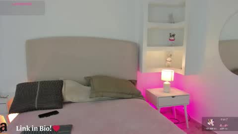 NATHALY  online show from November 2025 10:47:02 AM