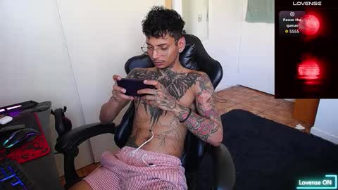 nathan_aress6666 online show from December 2025 10:49:01 PM