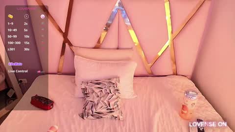 Snapshot of naturall_latina_ chatting on December 2024 03:21:02 AM Sofia online show from December 2024 03:21:02 AM