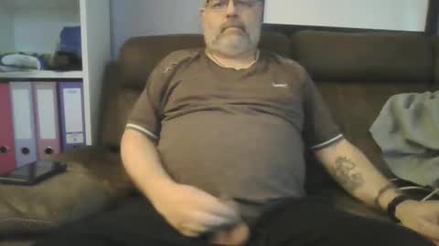 Snapshot of naturistmale45 chatting on January 2025 10:44:01 AM naturistmale45 online show from January 2025 10:44:01 AM