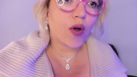 Nataly online show from October 2025 08:38:01 AM