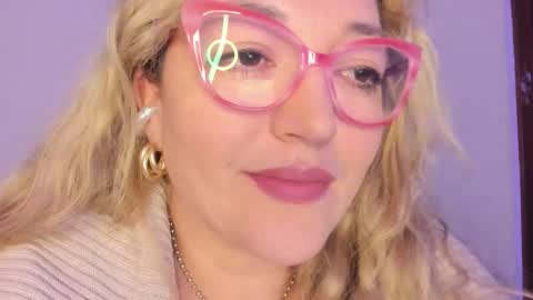 Nataly online show from November 2025 05:44:01 PM