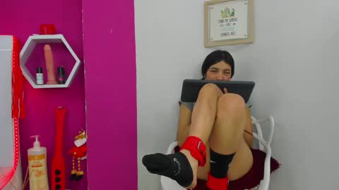 Snapshot of naty_dubois chatting on December 2024 05:15:01 AM Naty online show from December 2024 05:15:01 AM