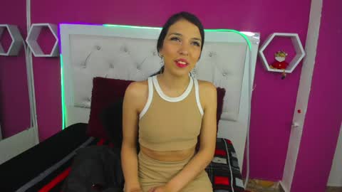 Snapshot of naty_dubois chatting on December 2024 03:45:01 AM Naty online show from December 2024 03:45:01 AM
