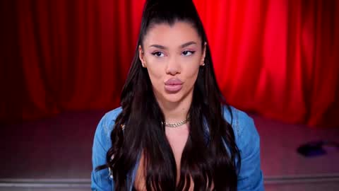 Snapshot of natydesiree chatting on January 2025 07:26:01 PM Naty online show from January 2025 07:26:01 PM